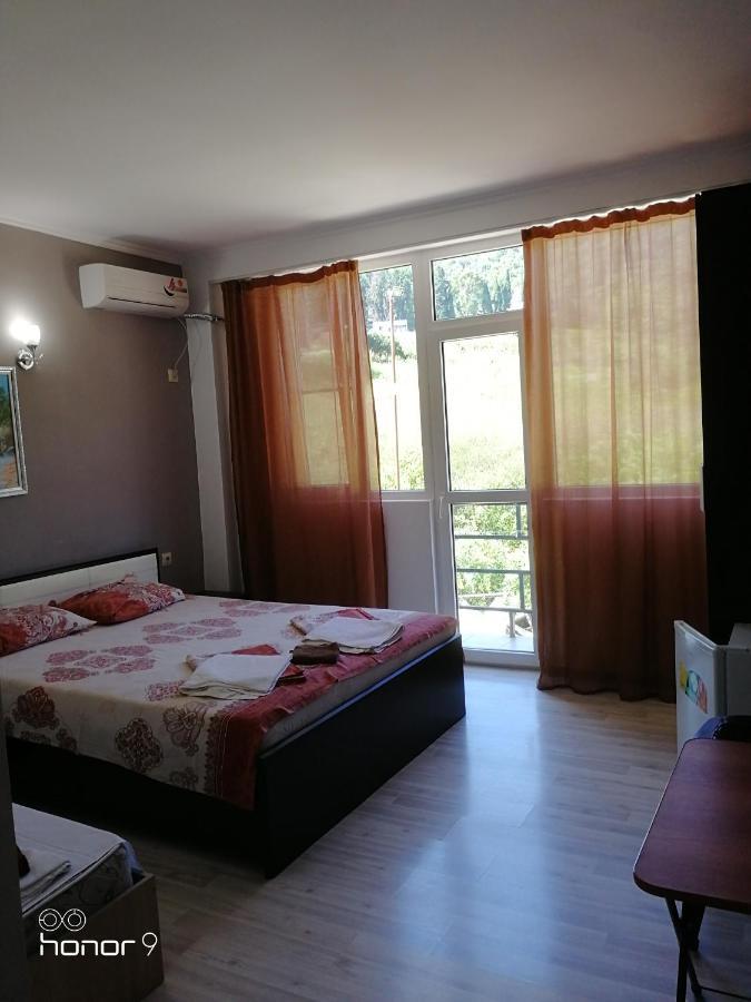 Отель Mirraflores New Athos Экстерьер фото